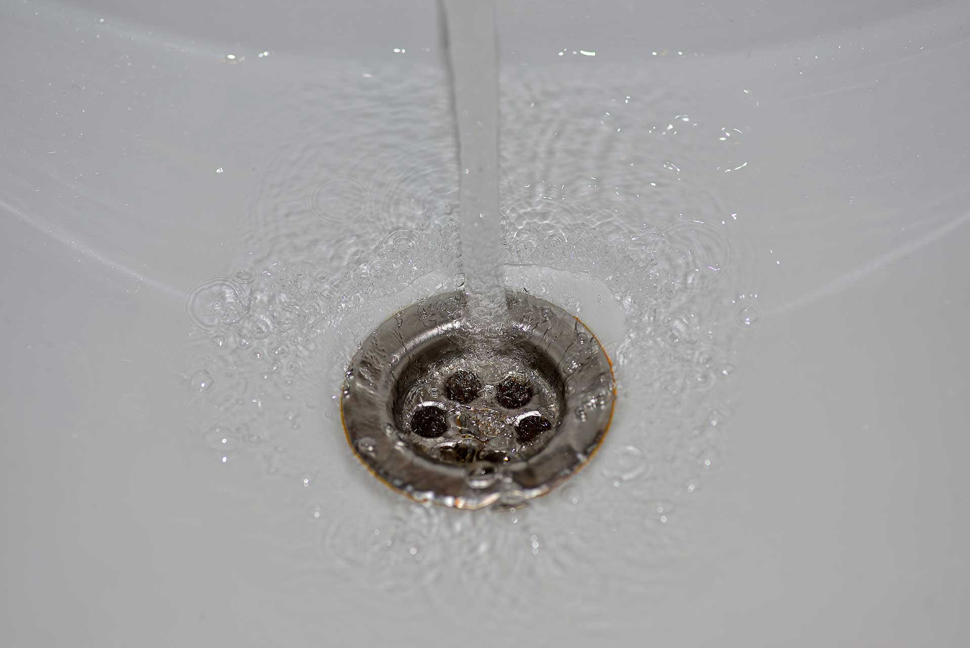 A2B Drains provides services to unblock blocked sinks and drains for properties in Melton Mowbray.